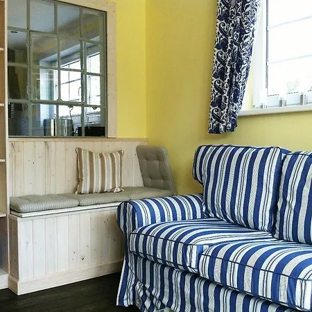 Reetdachhaus Strandecke * Freest